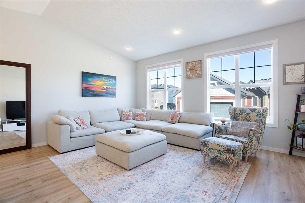 Fourth View of 15, 71 Lucas Street NW, Livingston, Calgary, Alberta, T3P 1S3