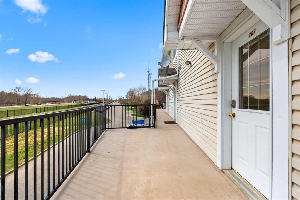 Third View of 207, 45 N Railway Street , NONE, Okotoks, Alberta, T1S 1J3