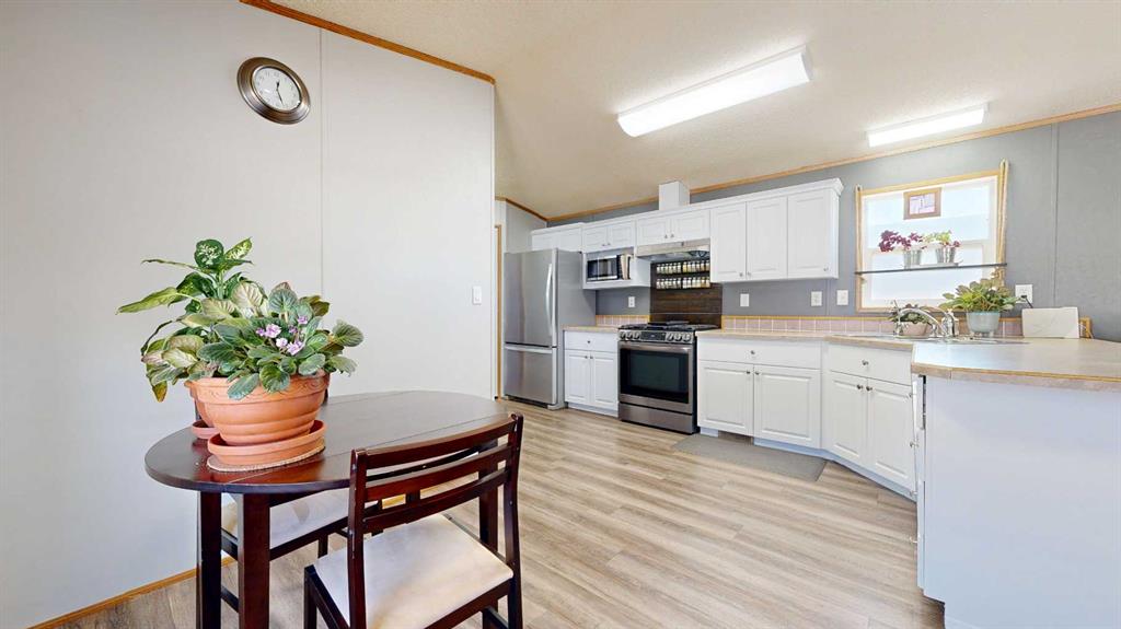 Fifth View of 372 Scott Lane , MH - Silver Pointe, Rural Grande Prairie No. 1, County of, Alberta, T8W 5K5
