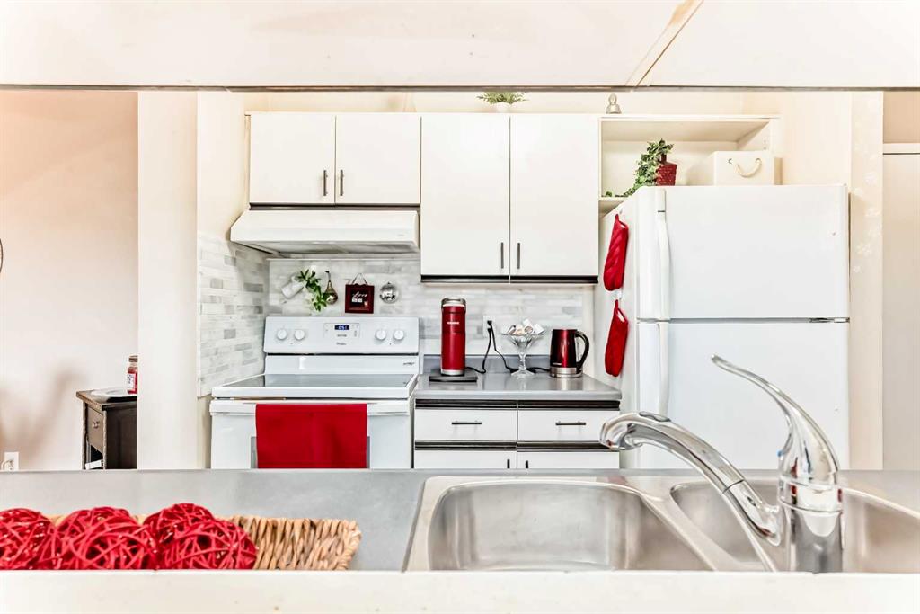 Third View of 314, 20 Dover Point SE, Dover, Calgary, Alberta, T2B 3K3