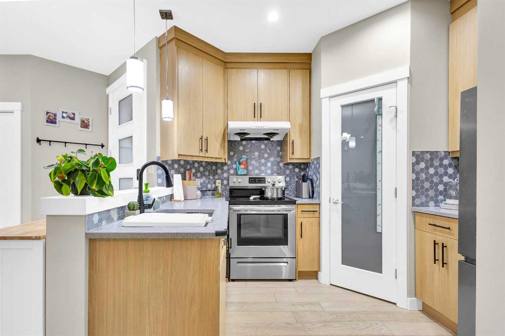 Fifth View of #2, 4519 bowness Road NW, Montgomery, Calgary, Alberta, T3B 0A9