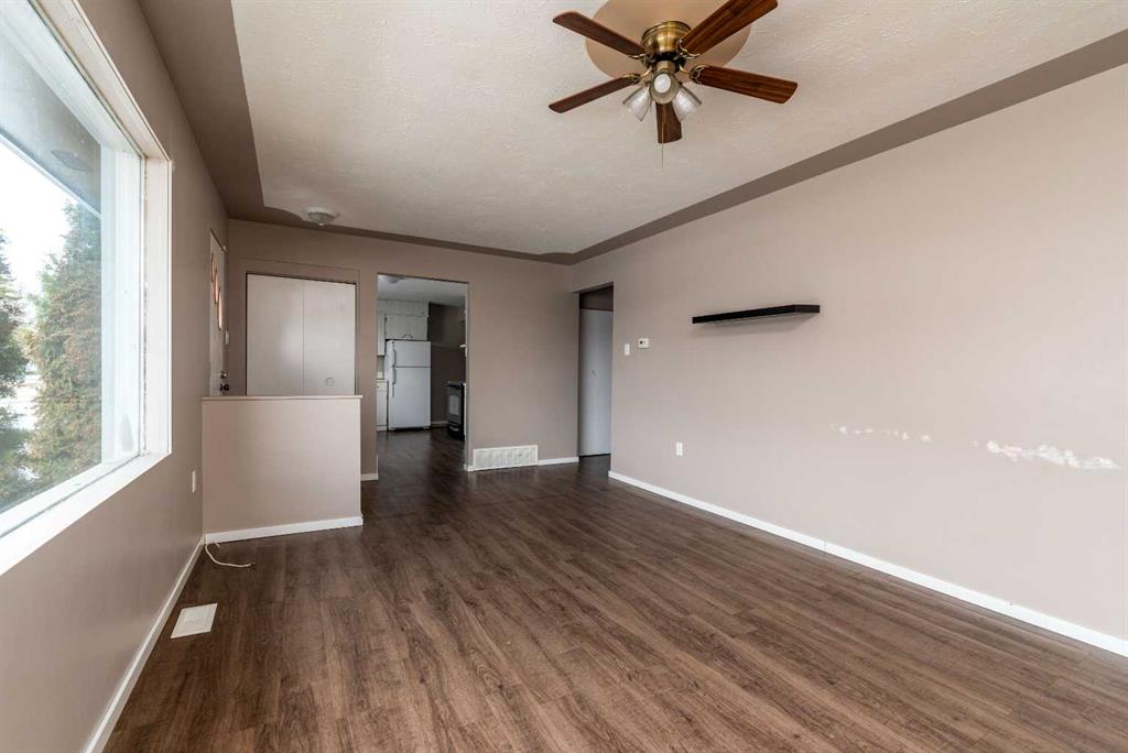 Fifth View of 4801 42 Street , Larsen Grove, Lloydminster, Saskatchewan, S9V 0E3