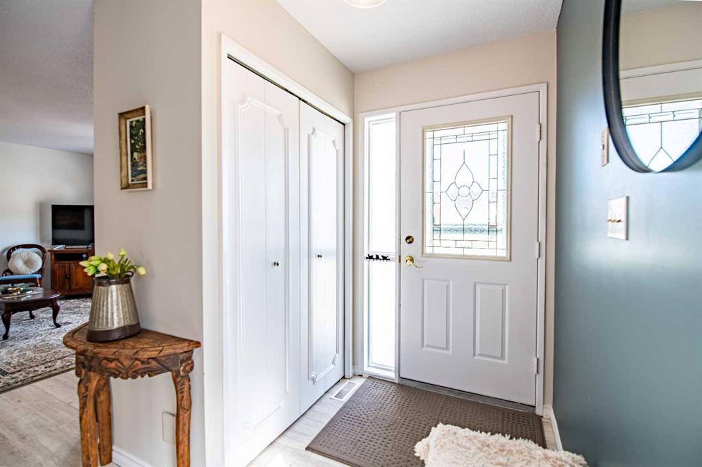 Fifth View of 9 Rutherford Place , Rosedale Estates, Red Deer, Alberta, T4P 3L1