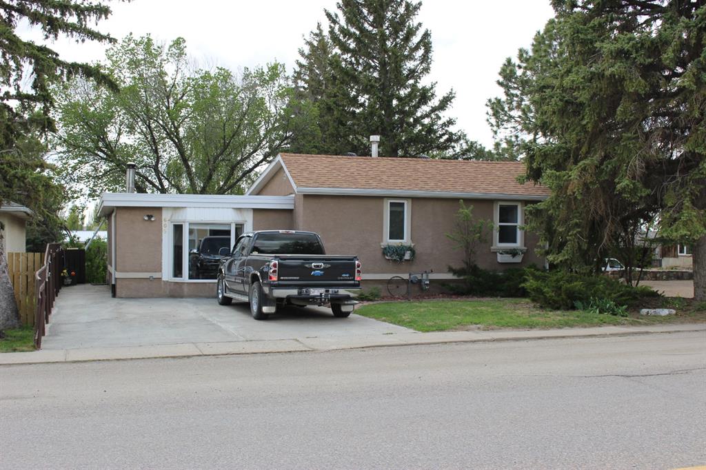 605 Rogers Avenue , A2305977, Alberta,