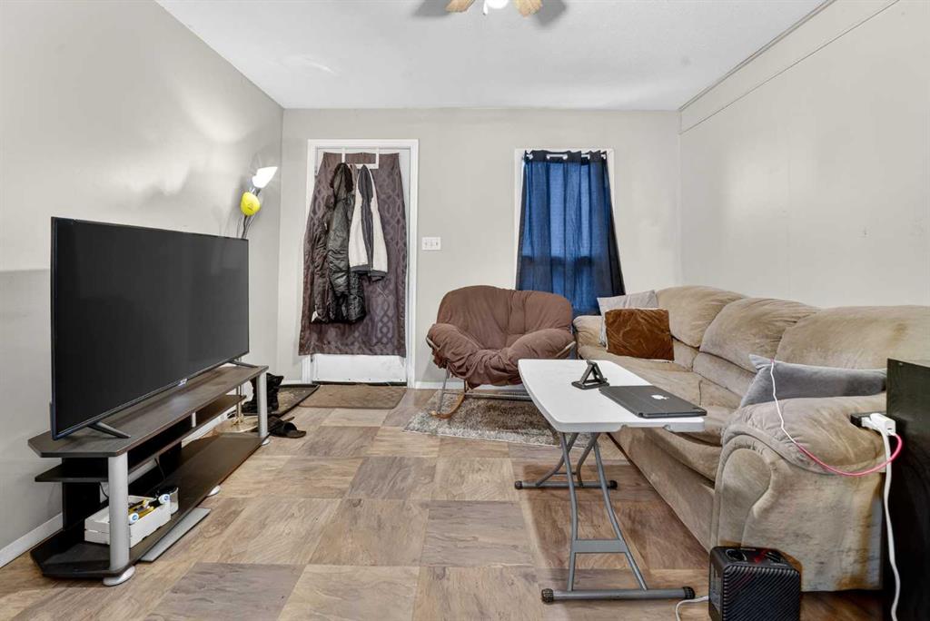 Fifth View of 987-989 Elm Street , NONE, Pincher Creek, Alberta, T0K1W0