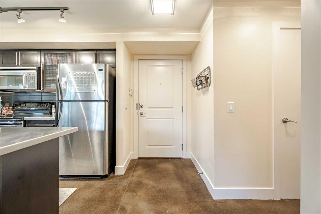 Fifth View of 101, 3704 15A Street SW, Altadore, Calgary, Alberta, T2T4C3