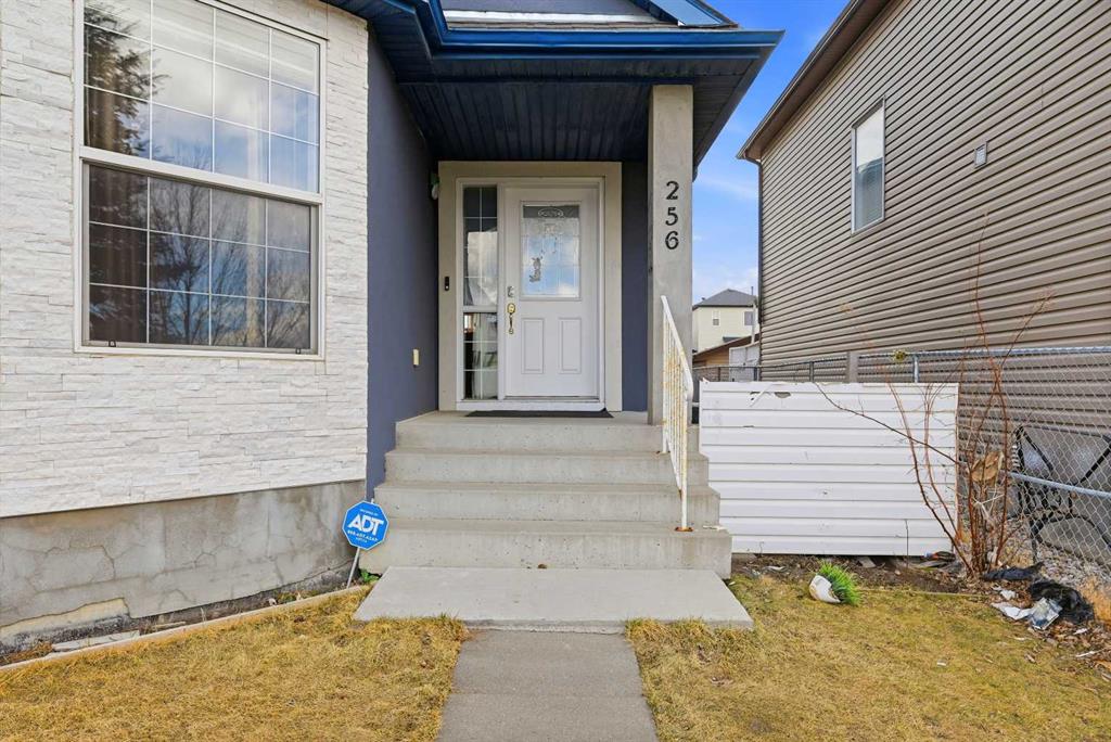 Fourth View of 256 Saddlecrest Boulevard NE, Saddle Ridge, Calgary, Alberta, T3J 5L6