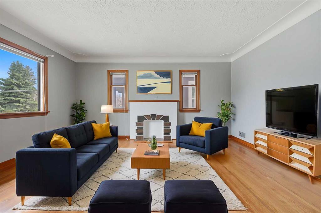 Fourth View of 1019 8 Avenue NE, Renfrew, Calgary, Alberta, T2E 0S4
