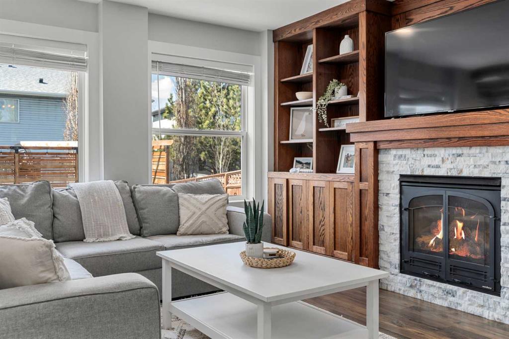 Second View of 200 Douglas Ridge Circle SE, Douglasdale/Glen, Calgary, Alberta, T2Z3C4