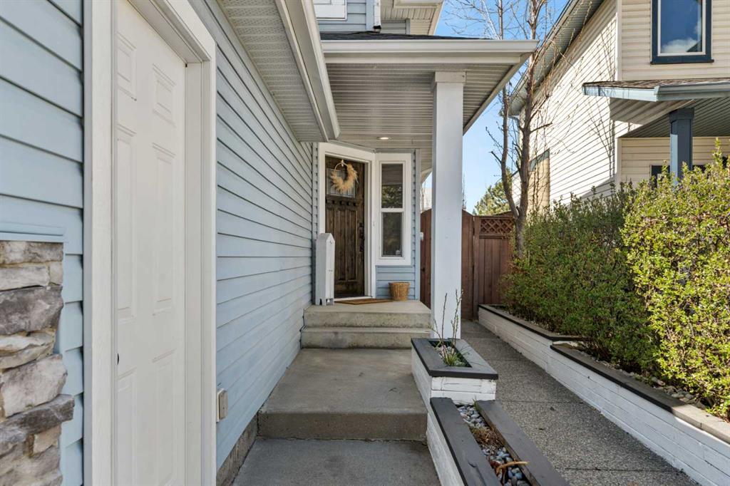 Fourth View of 200 Douglas Ridge Circle SE, Douglasdale/Glen, Calgary, Alberta, T2Z3C4