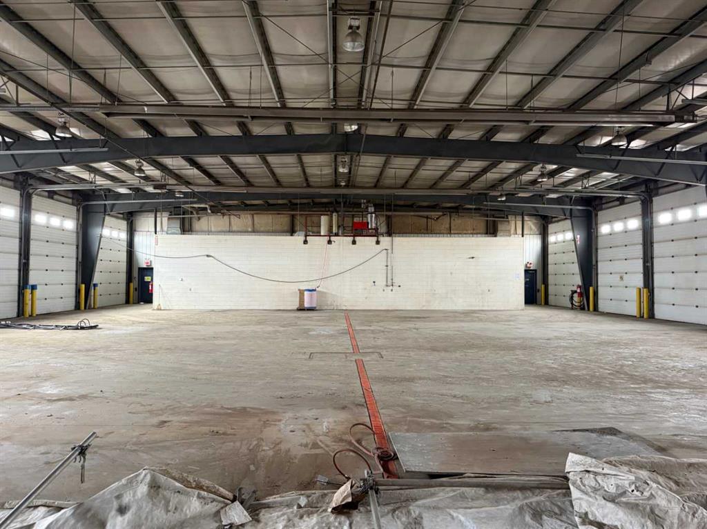 Fifth View of 48 Brier Park Bay NW, Brier Park Industrial, Medicine Hat, Alberta, T1A 7E4