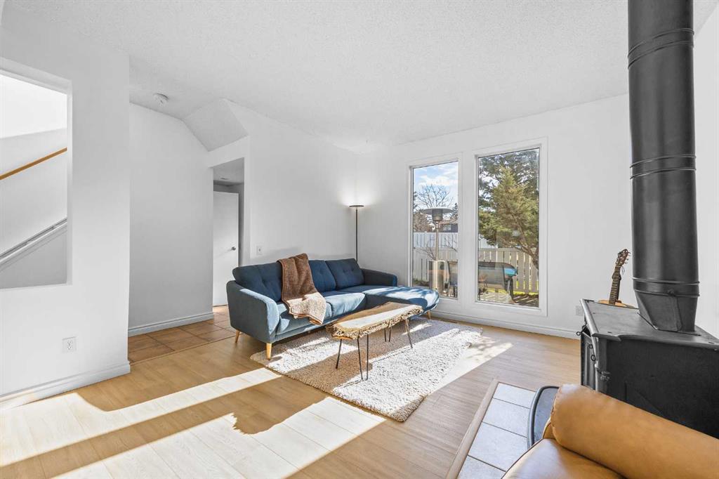 Third View of 801, 5340 17 Avenue SW, Westgate, Calgary, Alberta, T3E 6M3