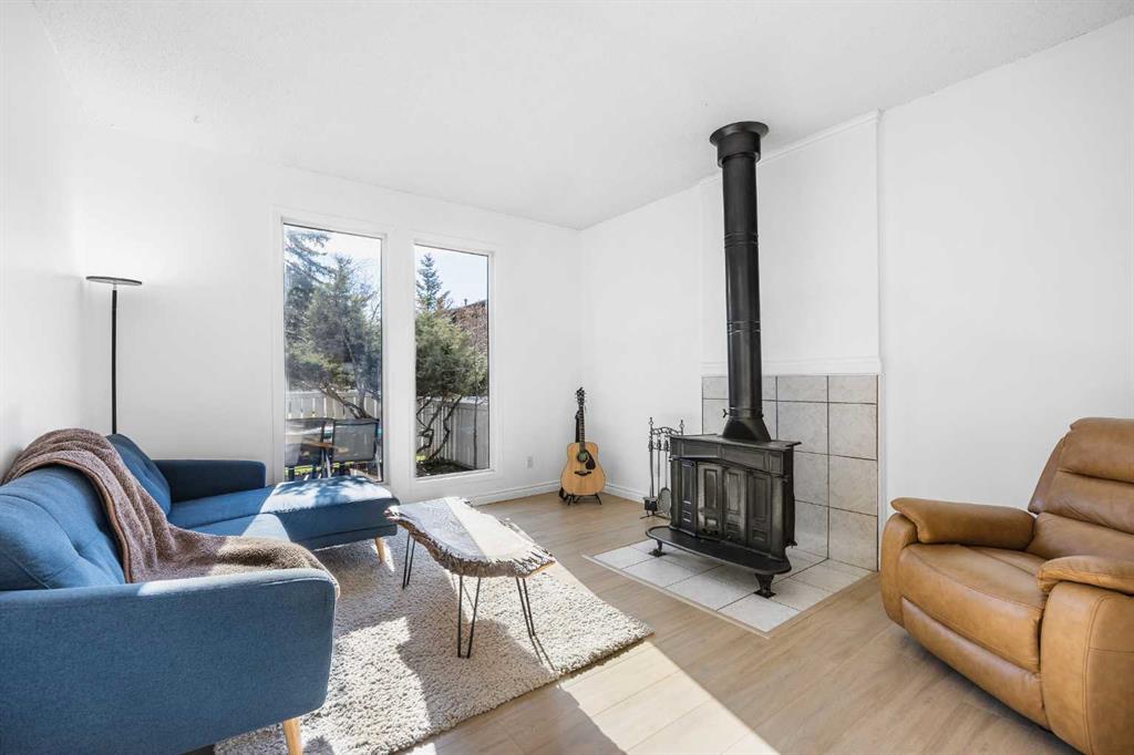 Fourth View of 801, 5340 17 Avenue SW, Westgate, Calgary, Alberta, T3E 6M3