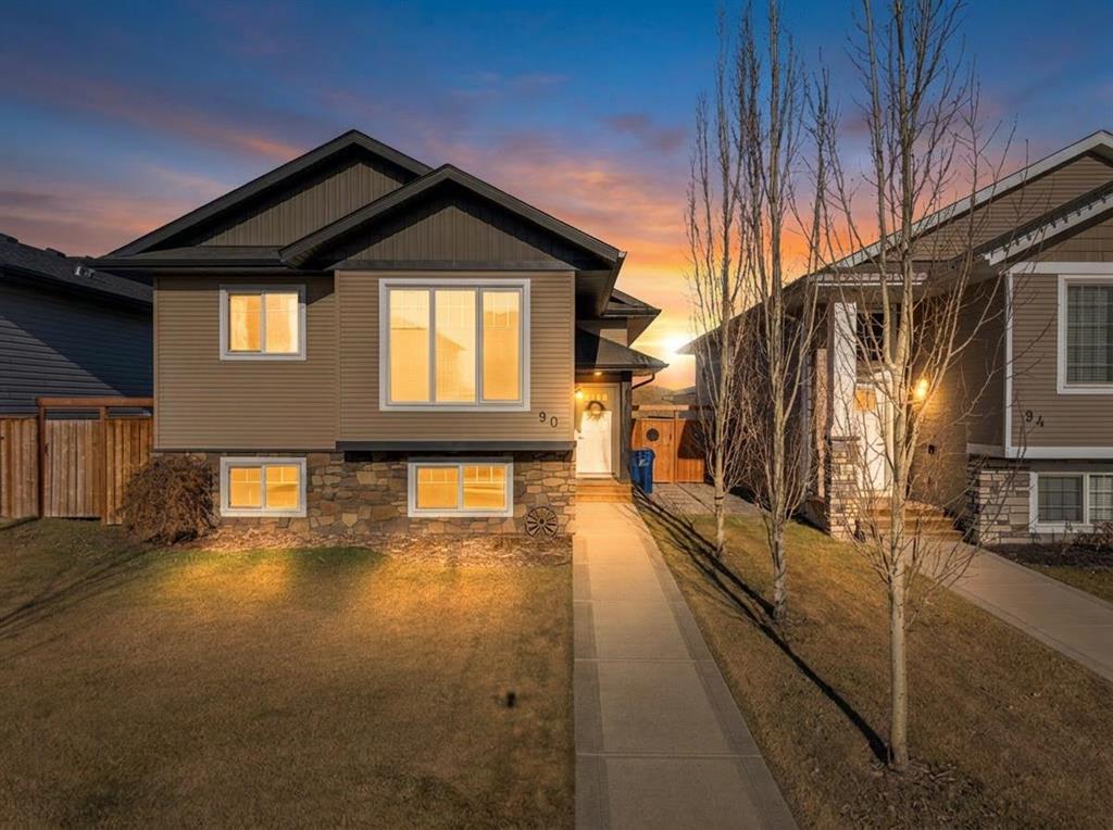 90 Aurora Heights Boulevard , A2306422, Alberta,