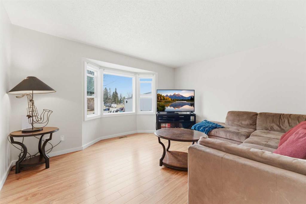Fourth View of 616 1 Street NE, NONE, Sundre, Alberta, T0M 1X0