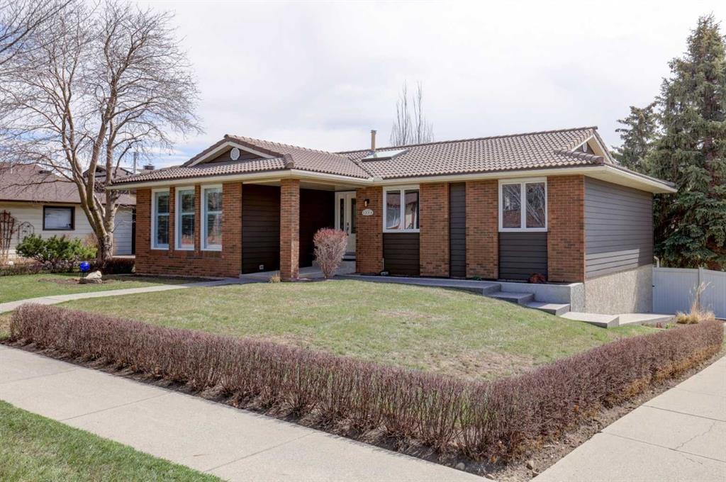 MLS® listing #110562407 for sale located at 1304 Norfolk Drive NW