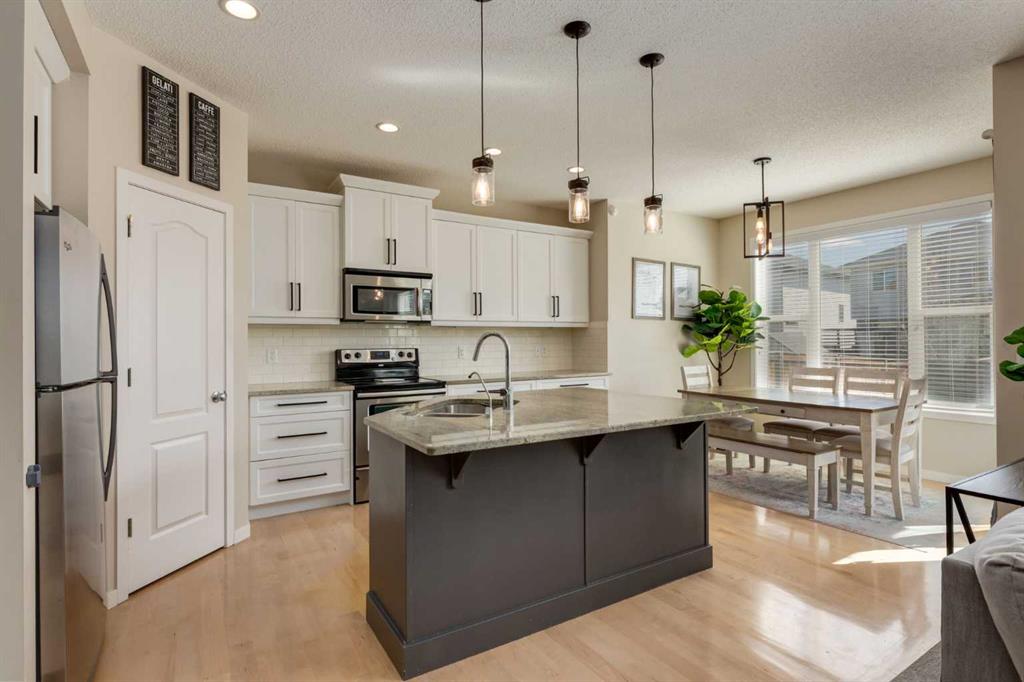 Fifth View of 152 Brightoncrest Manor SE, New Brighton, Calgary, Alberta, T2Z 0N9