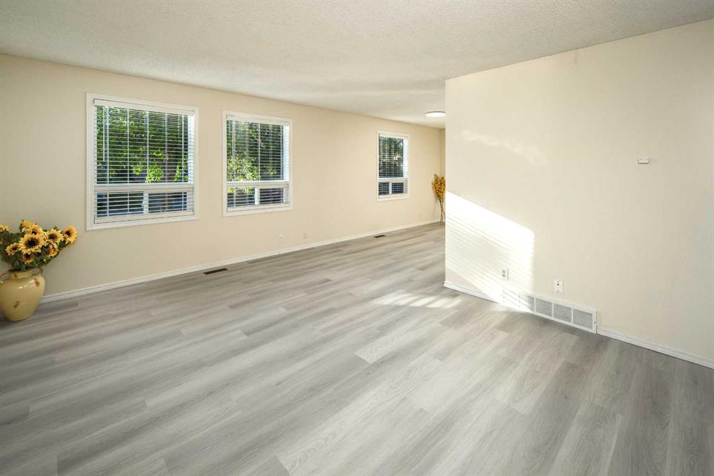 Third View of 20 Bernard Way NW, Beddington Heights, Calgary, Alberta, T3K 2B9