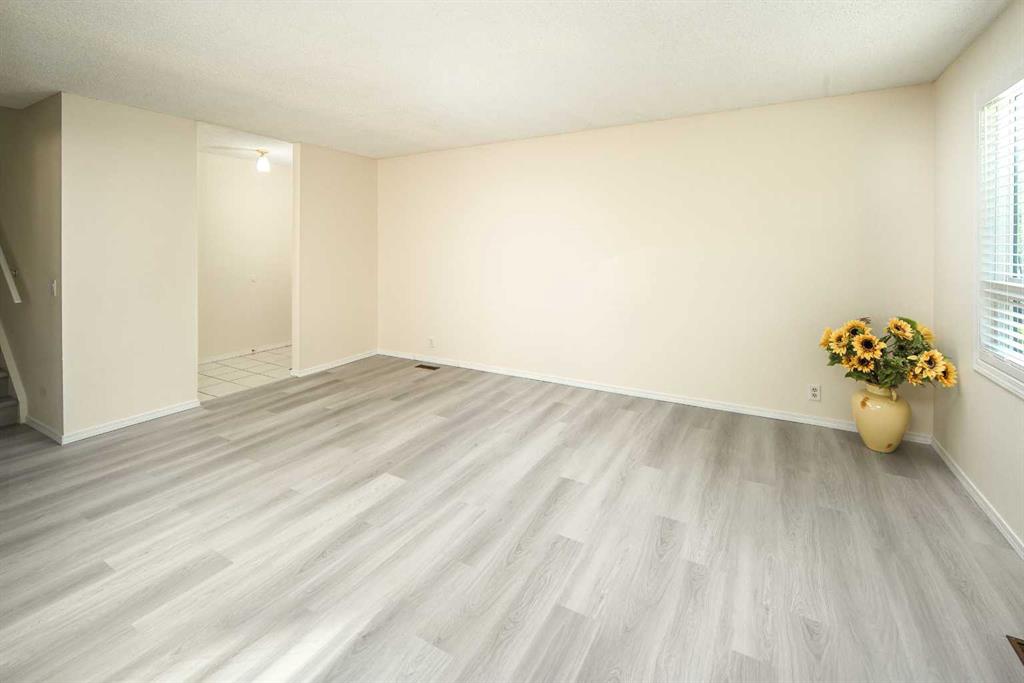 Fourth View of 20 Bernard Way NW, Beddington Heights, Calgary, Alberta, T3K 2B9