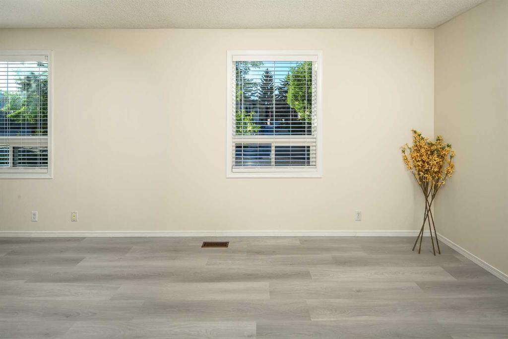 Fifth View of 20 Bernard Way NW, Beddington Heights, Calgary, Alberta, T3K 2B9