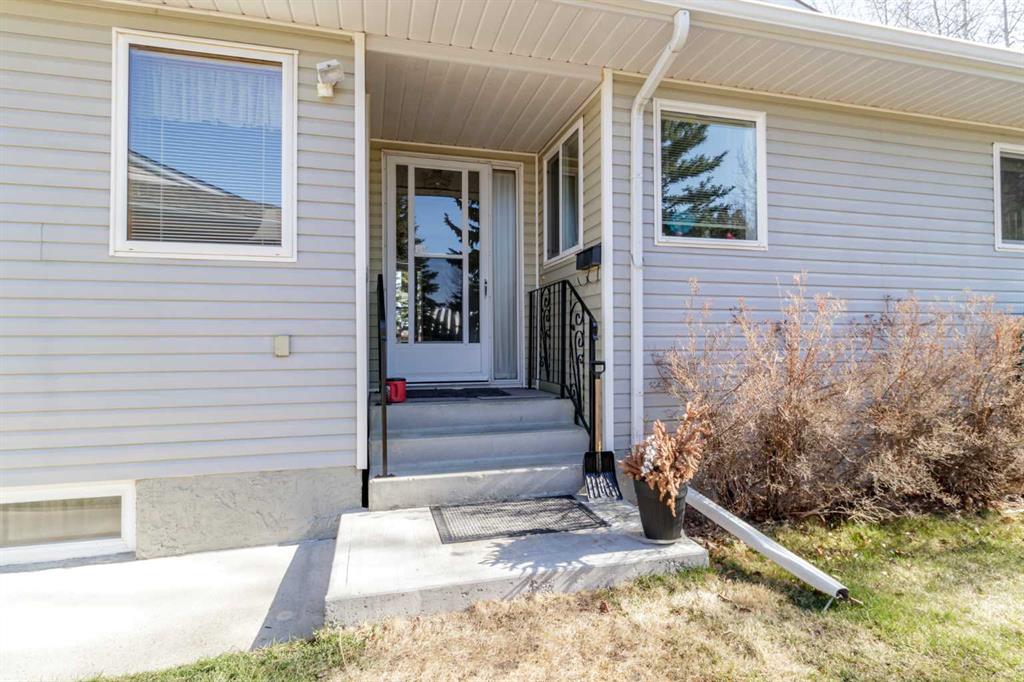 Fourth View of 27, 2821 Botterill Crescent , Bower, Red Deer, Alberta, T4R 2E5
