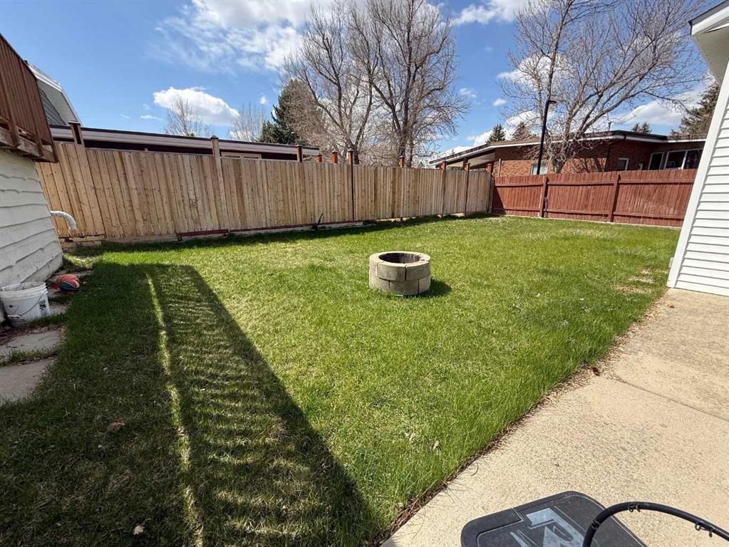 Fifth View of 73 Mcgill Boulevard W, Varsity Village, Lethbridge, Alberta, T1K 3V7
