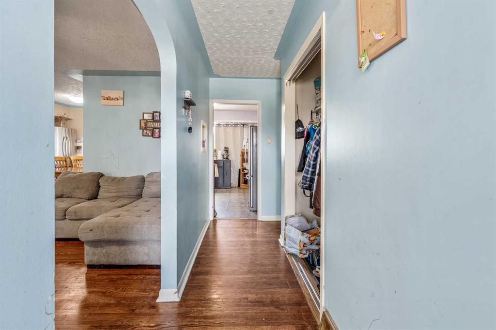 Fifth View of 5816 52 Street , NONE, Taber, Alberta, T1G 1K7