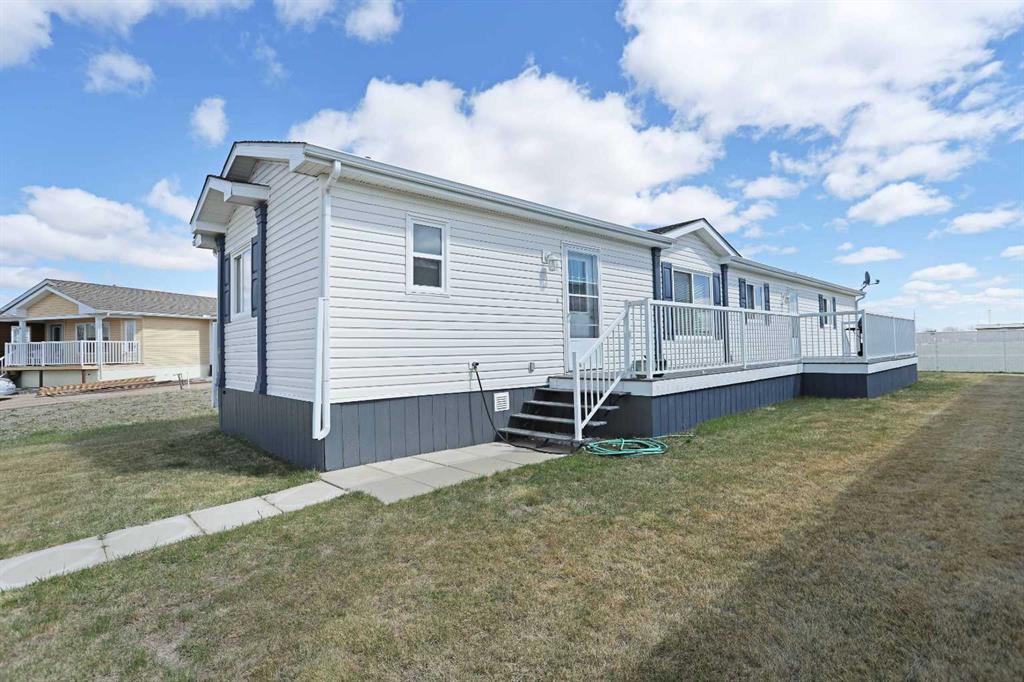 Second View of 45 Meadowplace Crescent E, Meadowbrook, Brooks, Alberta, T1R 0R5