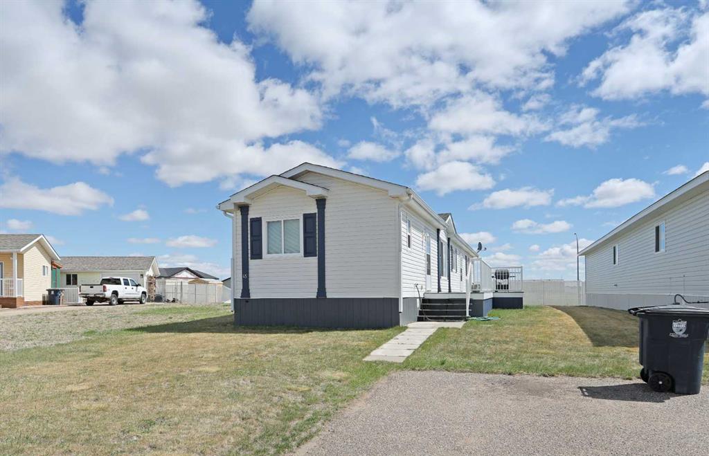 Third View of 45 Meadowplace Crescent E, Meadowbrook, Brooks, Alberta, T1R 0R5