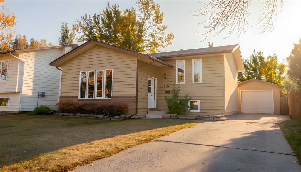 897 Red Crow Boulevard W, A2306954, Alberta,