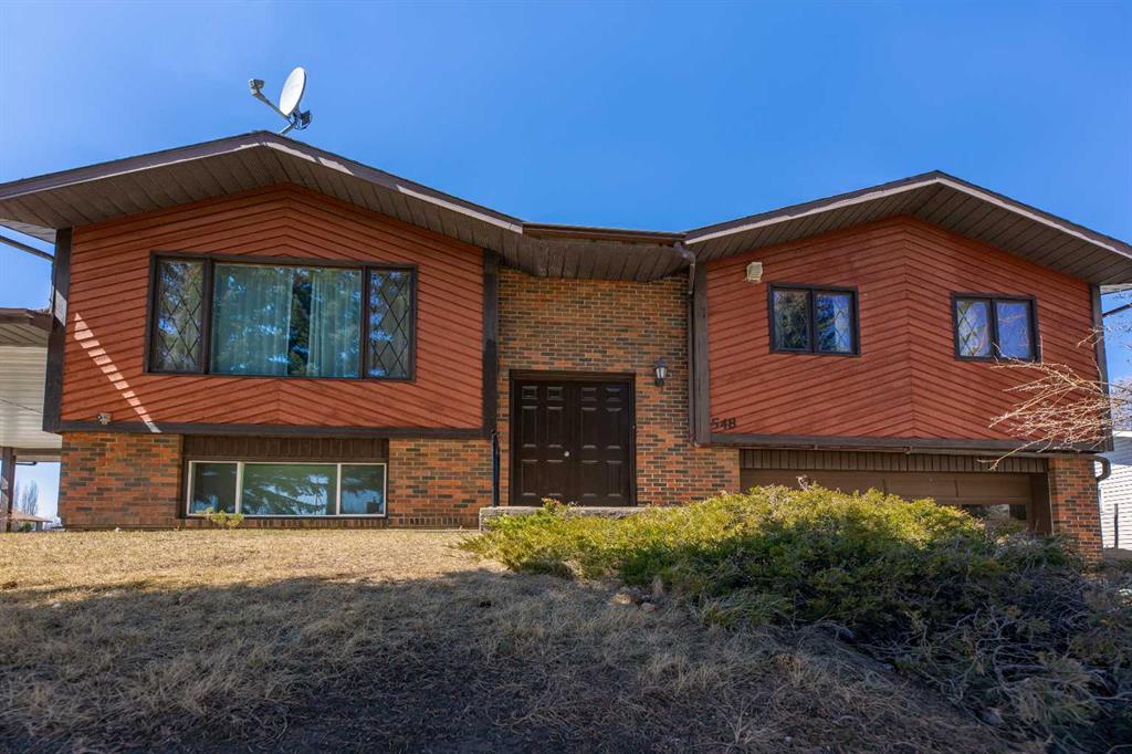 548 Mountain Street , A2306998, Alberta,