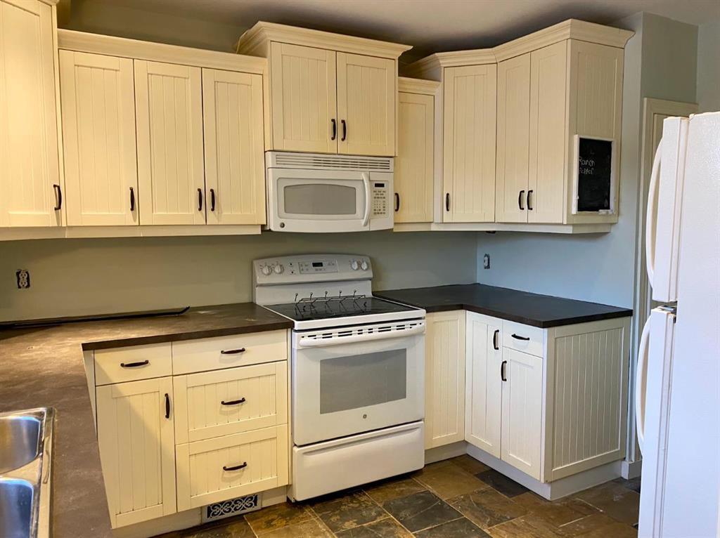 Third View of 1414 13 Avenue S, Agnes Davidson, Lethbridge, Alberta, T1K 0R5