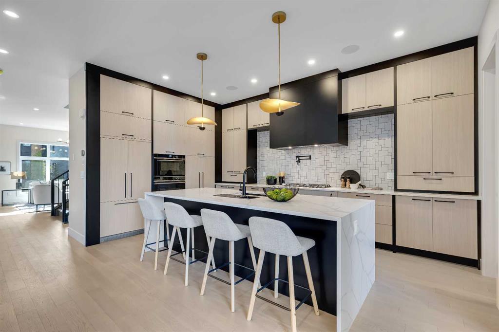 336 Normandy Drive SW, A2307171, Alberta,