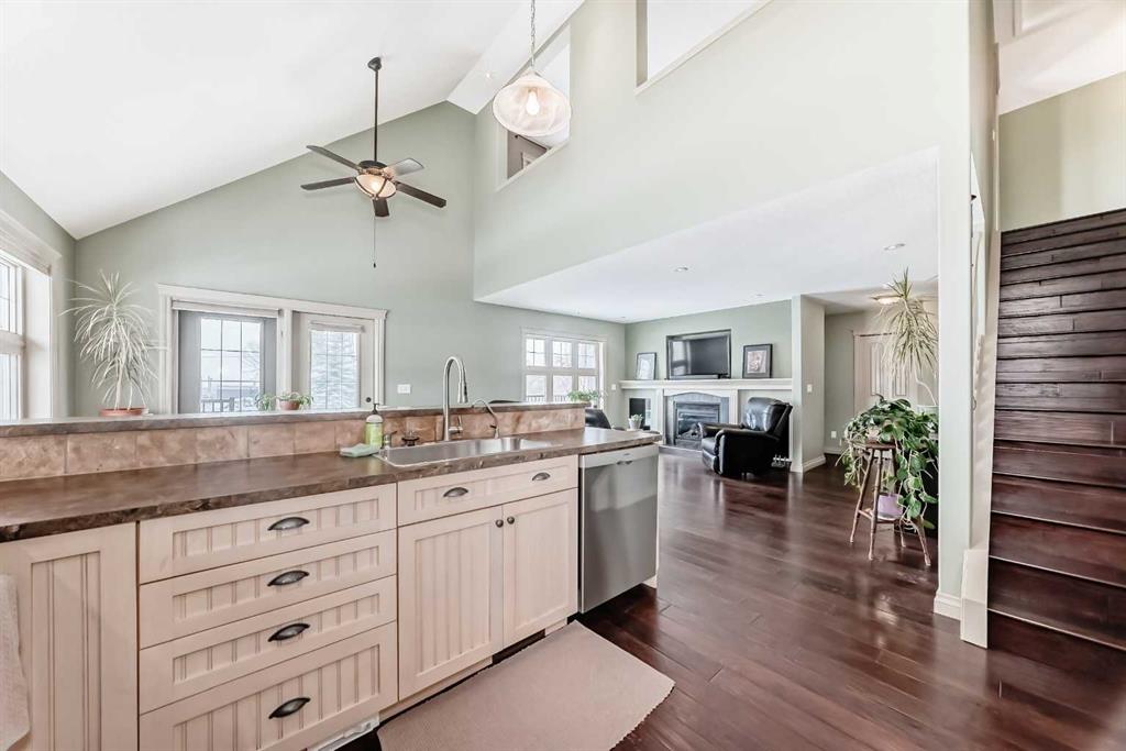 Fifth View of 2402 16 Street , NONE, Didsbury, Alberta, T0M0W0