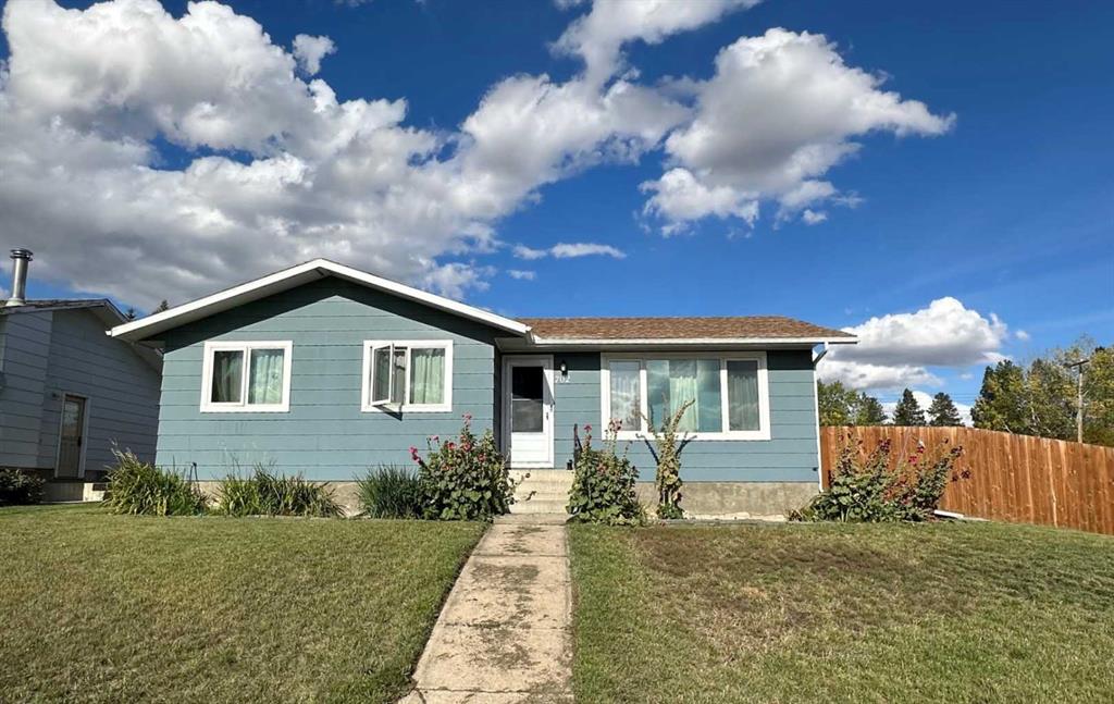 702 Royal Drive , A2307375, Alberta,