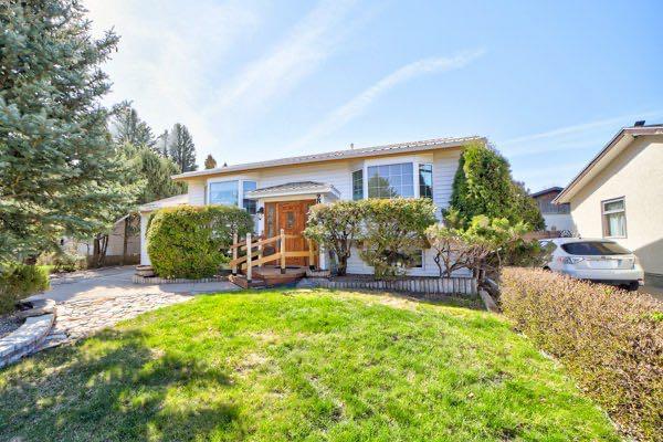 2018 21 Avenue N, A2307391, Alberta,
