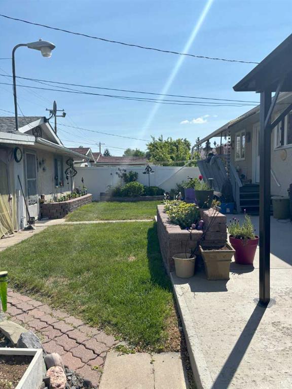 Third View of 4924 40 Avenue NW, Varsity, Calgary, Alberta, T3A 2P1