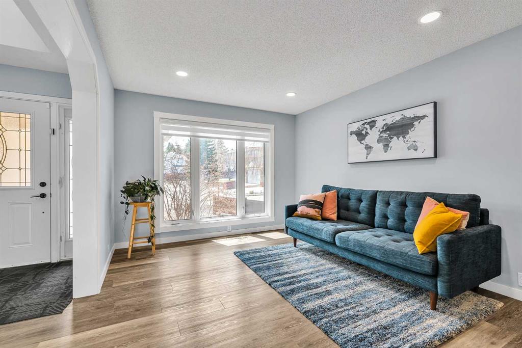 Fifth View of 215 Edgevalley Mews , Edgemont, Calgary, Alberta, T3A 5E5