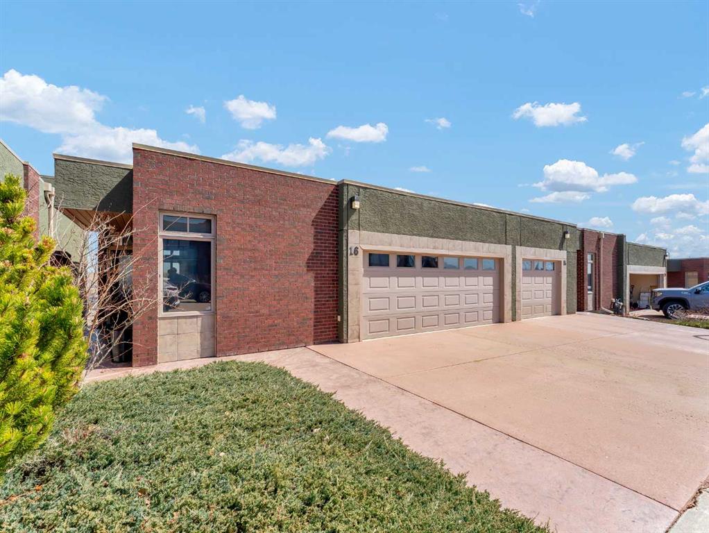 Third View of 16 Palisades Mews NE, Terrace, Medicine Hat, Alberta, T1B 2C5