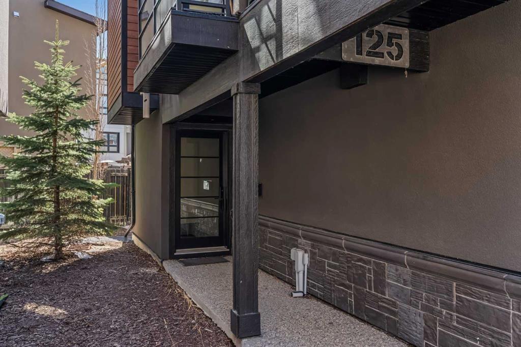 Third View of 125 41 Avenue SW, Parkhill, Calgary, Alberta, T2S 3H3