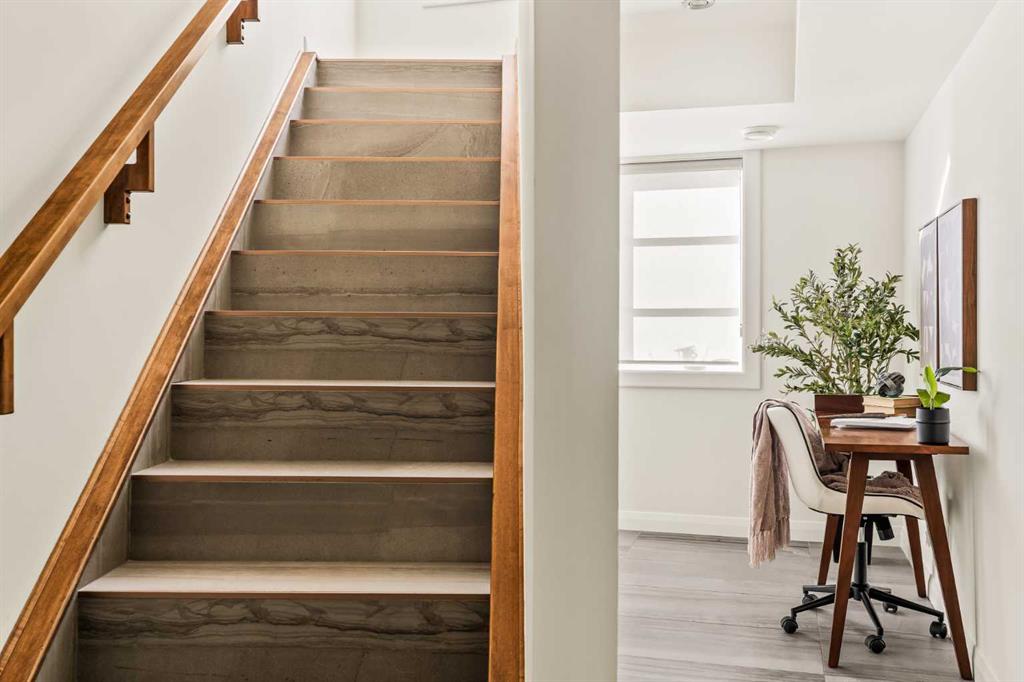 Fifth View of 125 41 Avenue SW, Parkhill, Calgary, Alberta, T2S 3H3