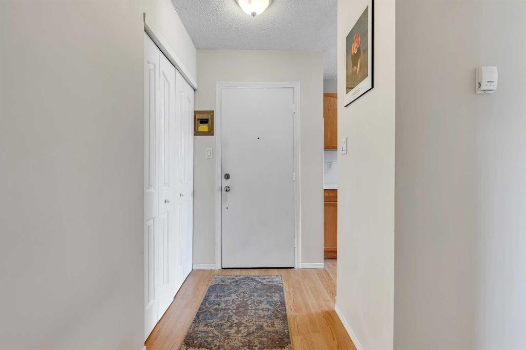Fifth View of 301, 6464 Travois Crescent NW, Thorncliffe, Calgary, Alberta, T2K 3S9