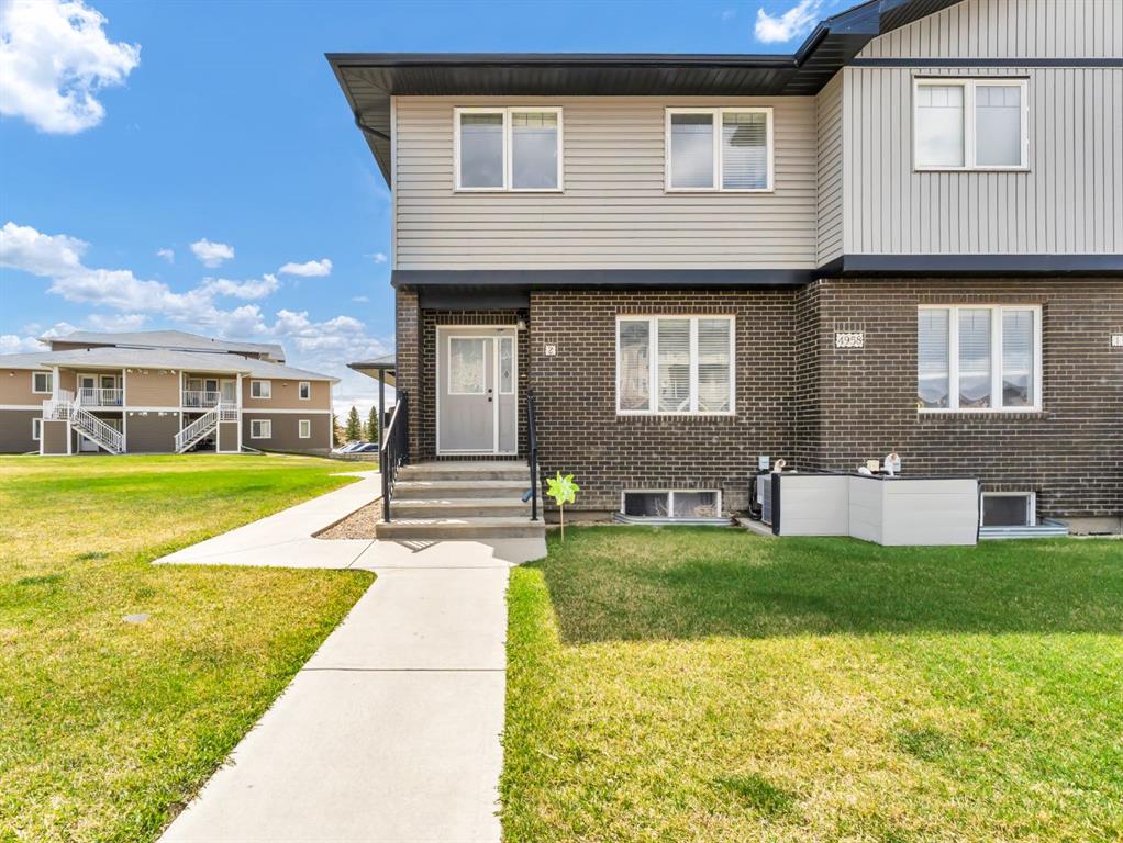 Third View of 2, 4958 Southlands Drive SE, Southland, Medicine Hat, Alberta, T1B0E9