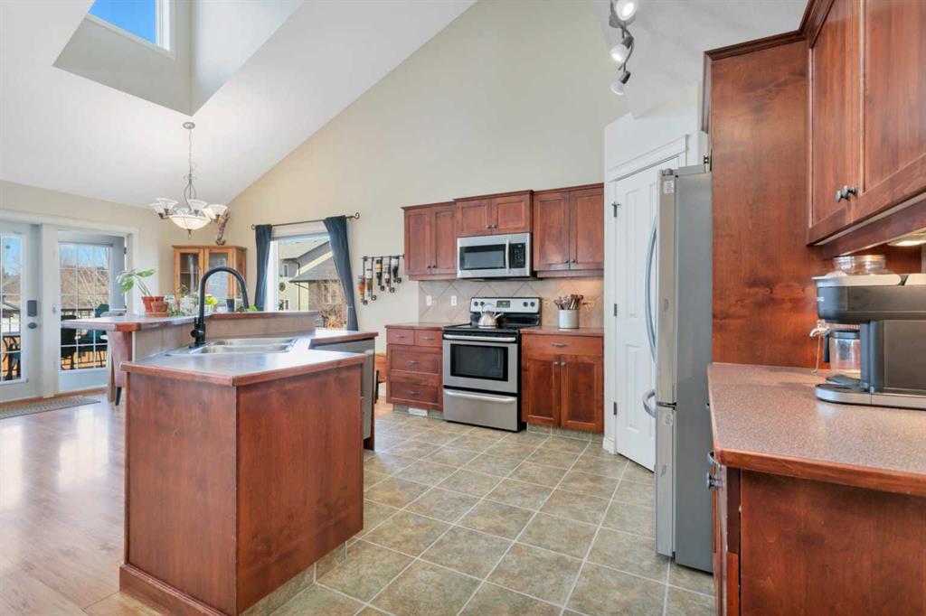 Fifth View of 100 Wade Close  , Westlake, Red Deer, Alberta, T4N 7E6