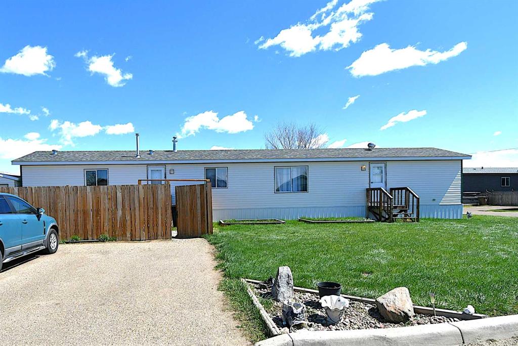 24 Maple Drive W, A2307652, Alberta,