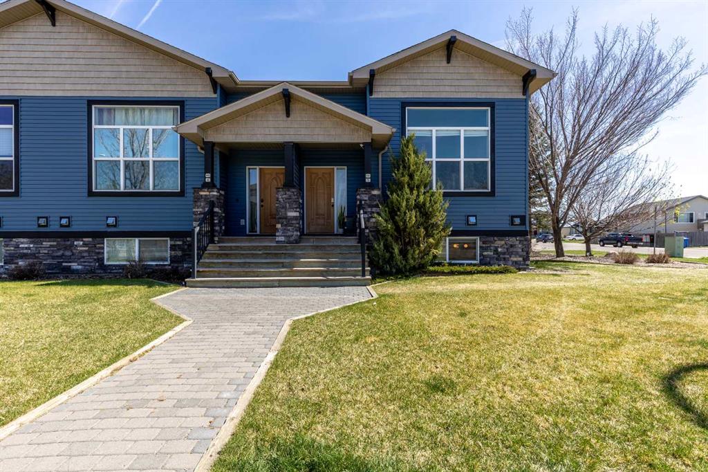 Second View of 5, 16 Sunridge Boulevard W, Sunridge, Lethbridge, Alberta, T1J 1X5