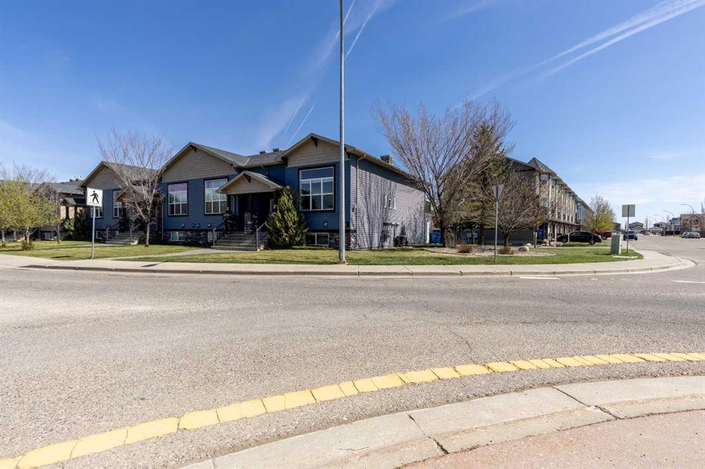 Third View of 5, 16 Sunridge Boulevard W, Sunridge, Lethbridge, Alberta, T1J 1X5