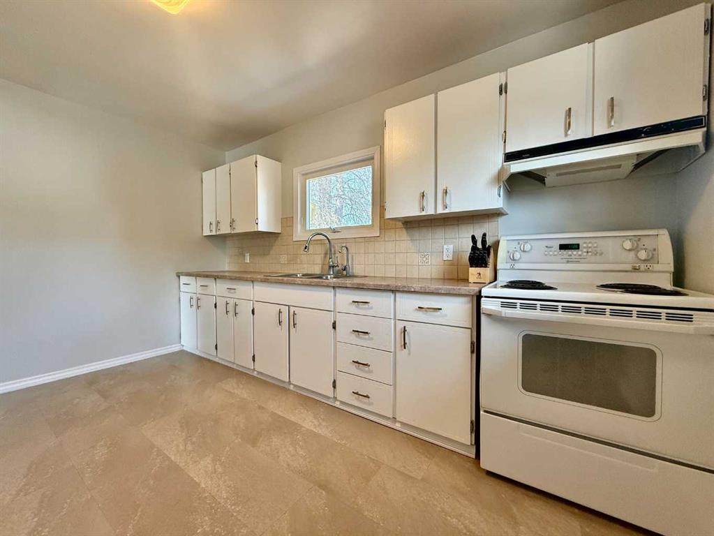 Third View of 818 9 Avenue  , NONE, Wainwright, Alberta, T9W 1B9