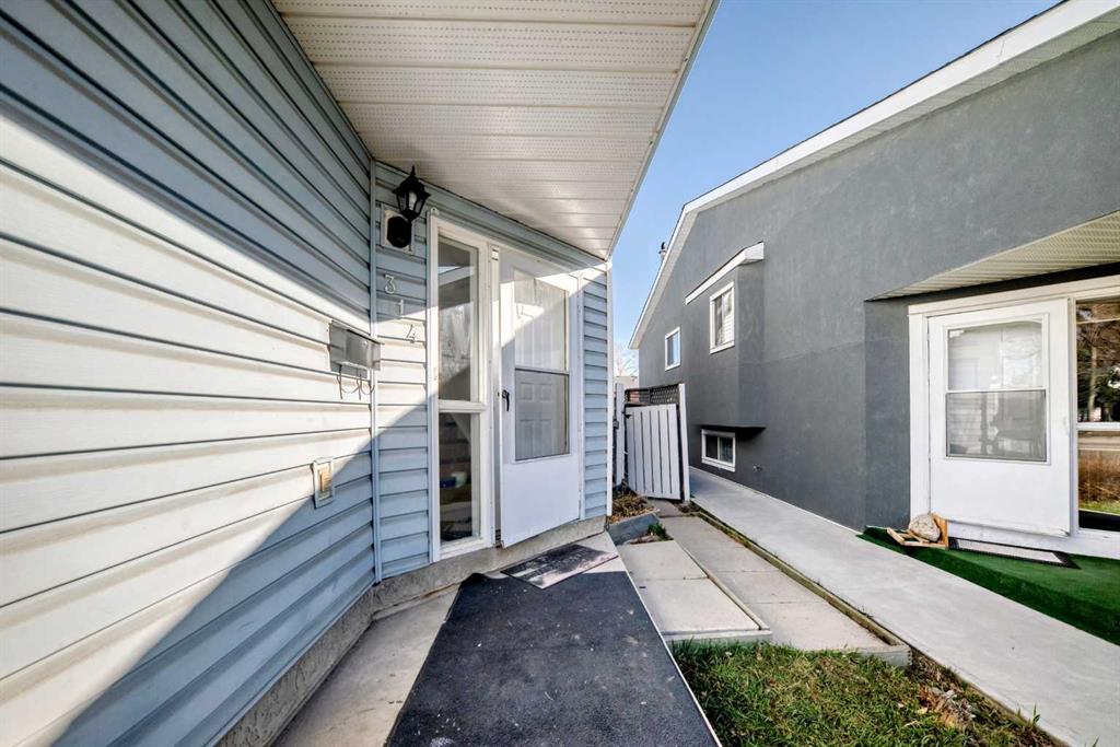 Third View of 314 Castleridge Drive NE, Castleridge, Calgary, Alberta, T3J3C4
