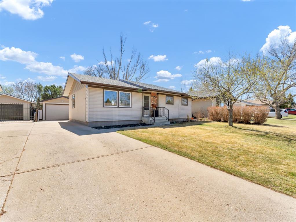 Fourth View of 17 Ross Glen Way SE, Ross Glen, Medicine Hat, Alberta, T1B1N9